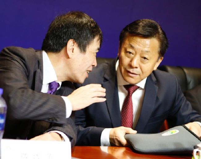 美女露出让男生揉的网站